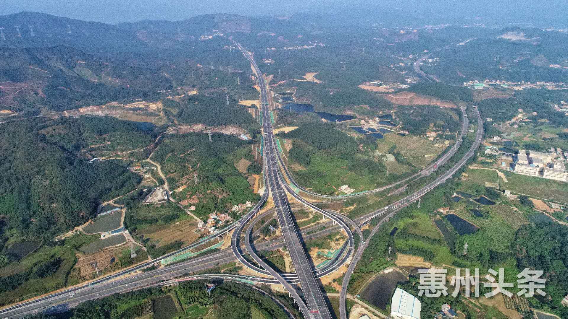 宁韶高速公路主线上跨石长铁路跨顺利完成架设_交通建设_交通频道