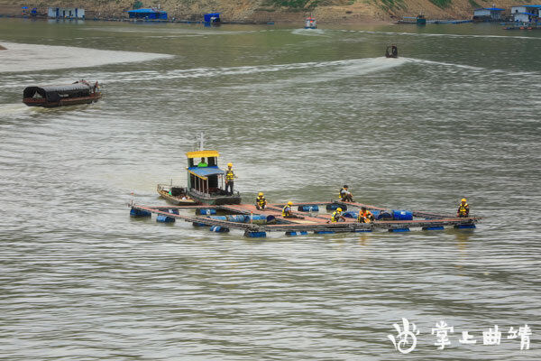 拆除网箱。 拆除网箱。