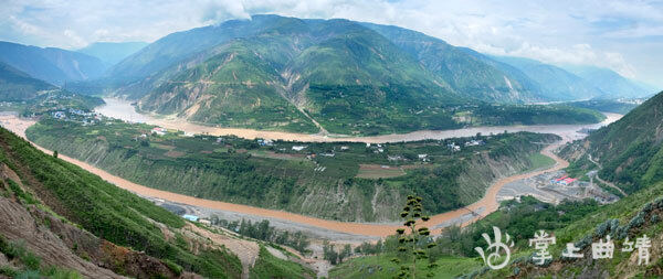 小江象鼻岭全貌。李永星 摄 小江象鼻岭全貌。李永星 摄