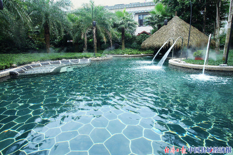 走上"温泉 "的融合发展道路